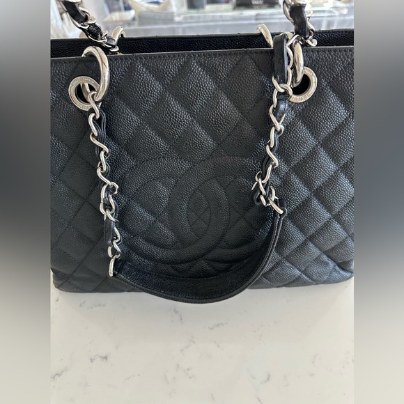 Authentic Chanel Grand caviar Shopper - Picture 3 of 10